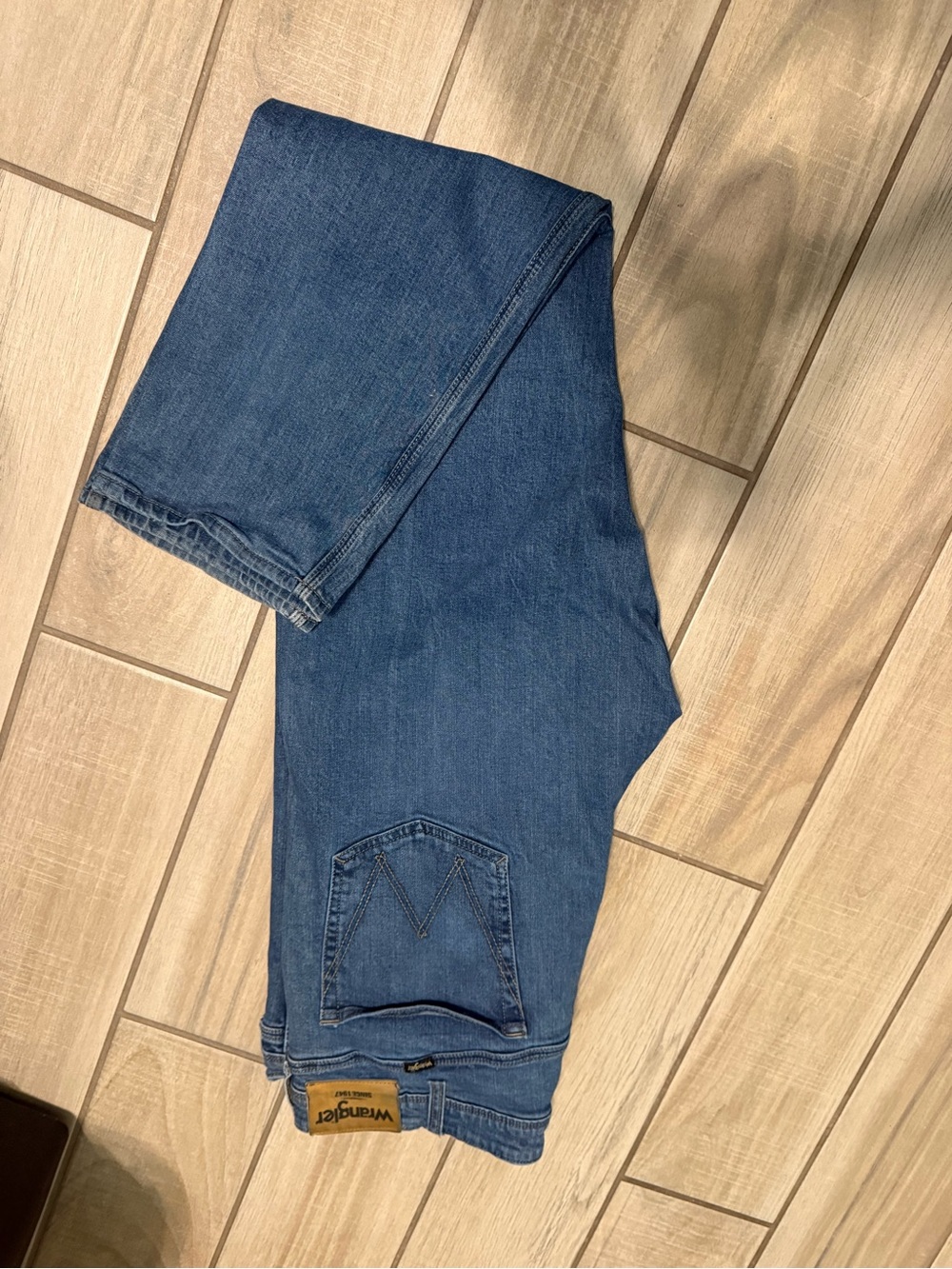 Wrangler Men's Reg Fit Jeans in Classic Blue Denim size 40/32
